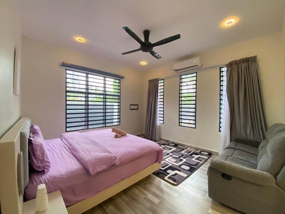 Holiday home Modern Cozy House 4room10pax @near Sunway Carnival