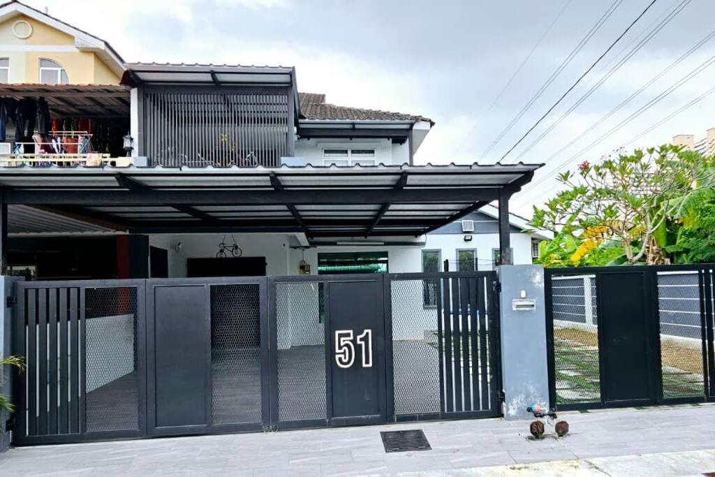Modern Cozy House 4room10pax @near Sunway Carnival *